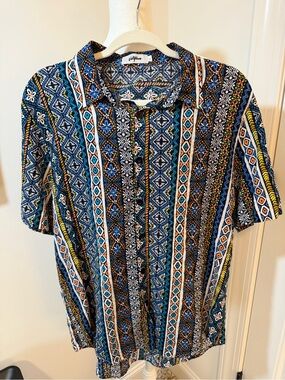 Vatpave Vibrant Multicolor Geometric Button-Down Shirt